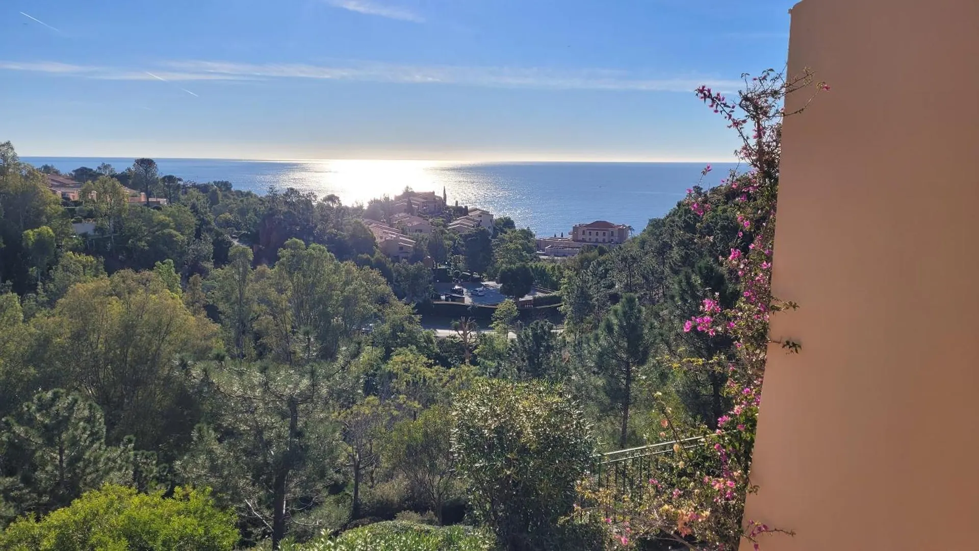 Seaview House, Close Cannes, Pool, Garden. Garage Theoule-sur-Mer France